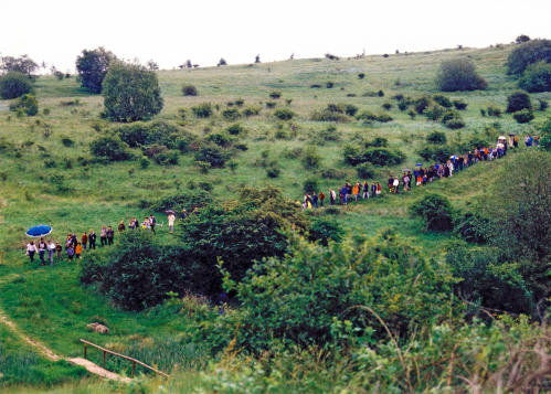 Burckhardt-Spaziergang «Reise nach Tahiti» auf einem ehemaligen Truppenübungsplatz  am Stadtrand von Kassel, 1987, Foto: © Nachlass Lucius und Annemarie Burckhardt, UB Basel