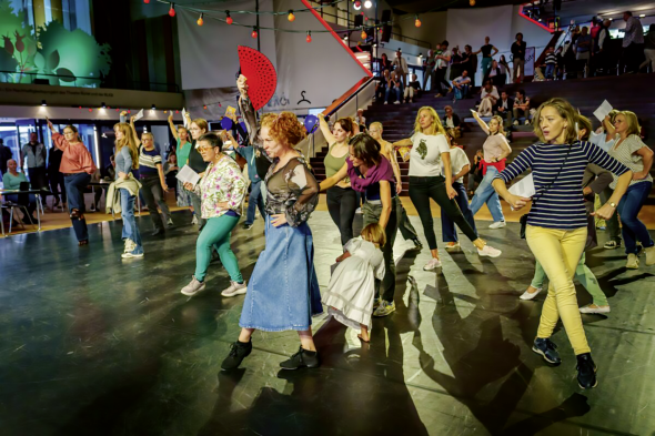 Das Theaterplatz-Fest hat stets ein attraktives Programm für Gross und Klein angeboten – und wird das auch dieses Jahr tun, Foto: Ingo Höhn Das Theaterplatz-Fest hat stets ein attraktives Programm für Gross und Klein angeboten – und wird das auch dieses Jahr tun, Foto: Ingo Höhn